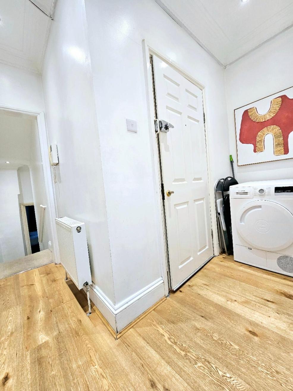 Charming Home With Private Balcony, On 1St Floor, With 2 Bathrooms, 3 Min Walk To Earl'S Court Station ลอนดอน ภายนอก รูปภาพ