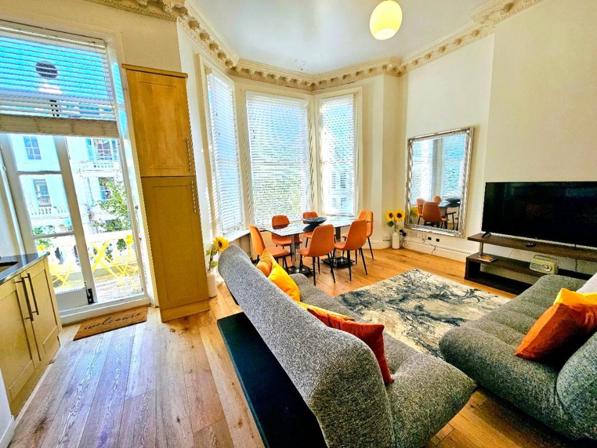 Charming Home With Private Balcony, On 1St Floor, With 2 Bathrooms, 3 Min Walk To Earl'S Court Station ลอนดอน ภายนอก รูปภาพ