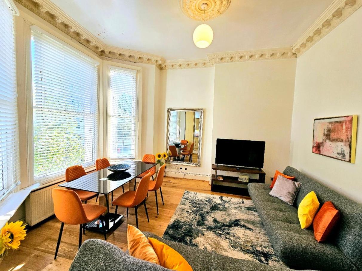 Charming Home With Private Balcony, On 1St Floor, With 2 Bathrooms, 3 Min Walk To Earl'S Court Station ลอนดอน ภายนอก รูปภาพ